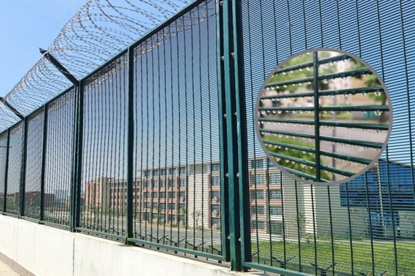 Metal Mesh Fence